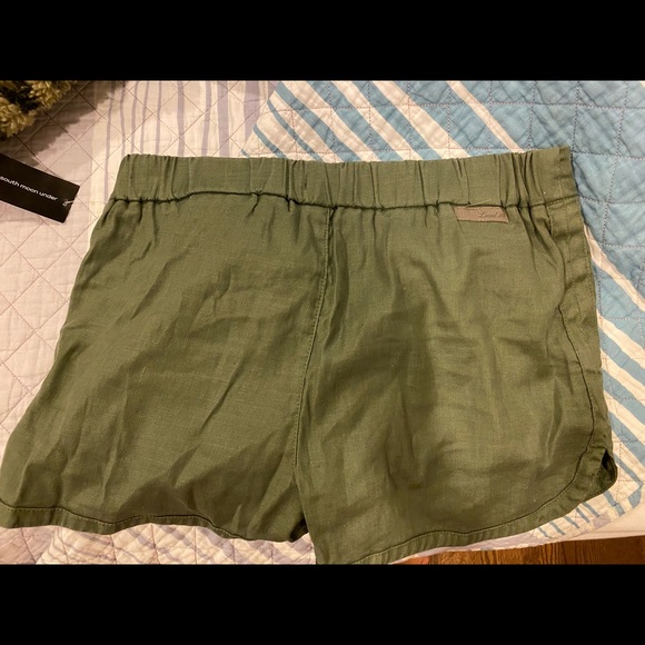 Shorts - Picture 2 of 3